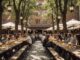 Besuche den Augustiner-Keller Biergarten